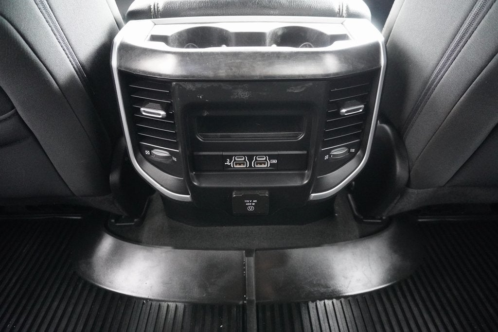 2020 RAM 1500 Big Horn Crew Cab 4x4 5'7' Box