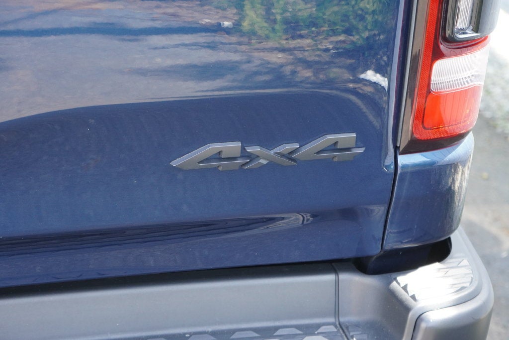2020 RAM 1500 Big Horn Crew Cab 4x4 5'7' Box