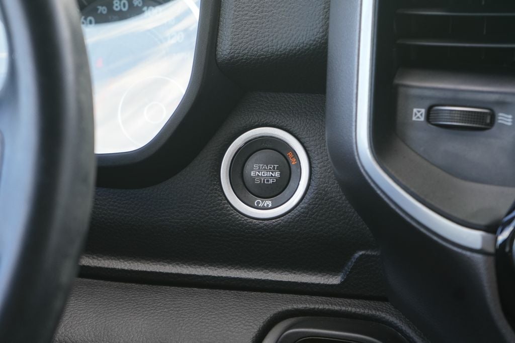 2023 RAM 1500 Big Horn Crew Cab 4x4 5'7' Box