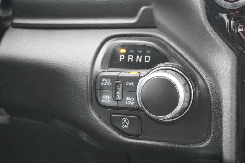 2023 RAM 1500 Big Horn Crew Cab 4x4 5'7' Box