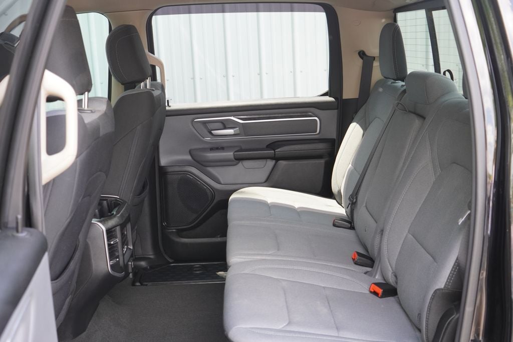 2020 RAM 1500 Big Horn Crew Cab 4x4 5'7' Box