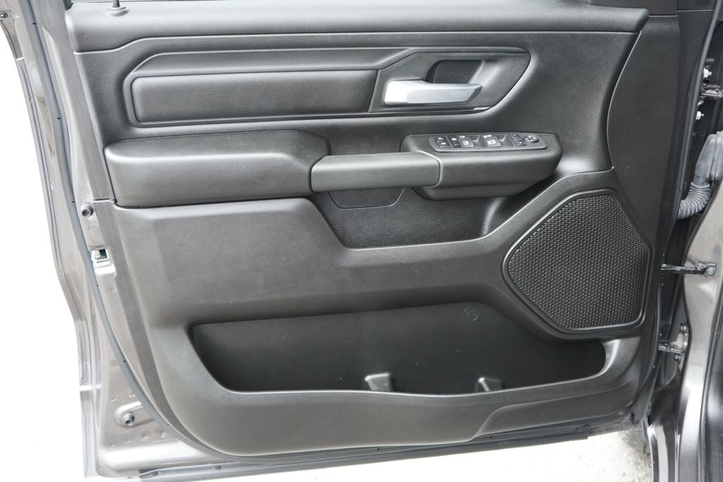2023 RAM 1500 Tradesman Crew Cab 4x4 5'7' Box