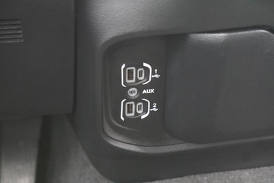 2023 RAM 1500 Tradesman Crew Cab 4x4 5'7' Box