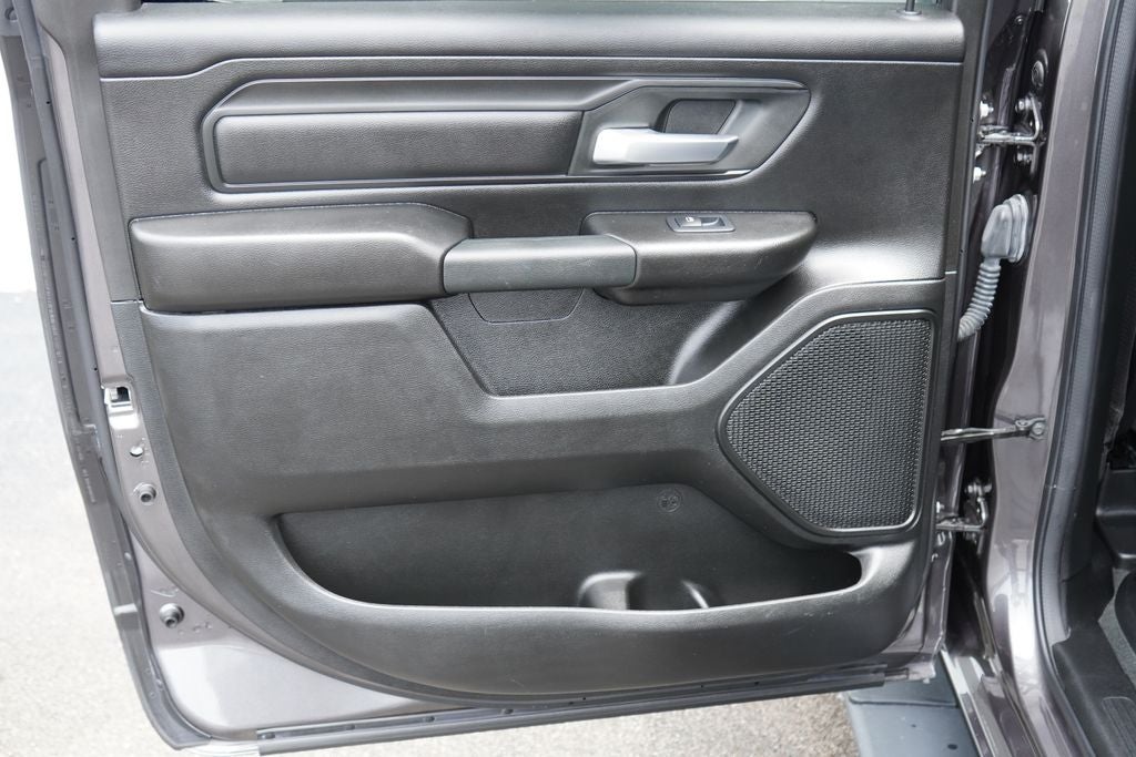 2023 RAM 1500 Tradesman Crew Cab 4x4 5'7' Box