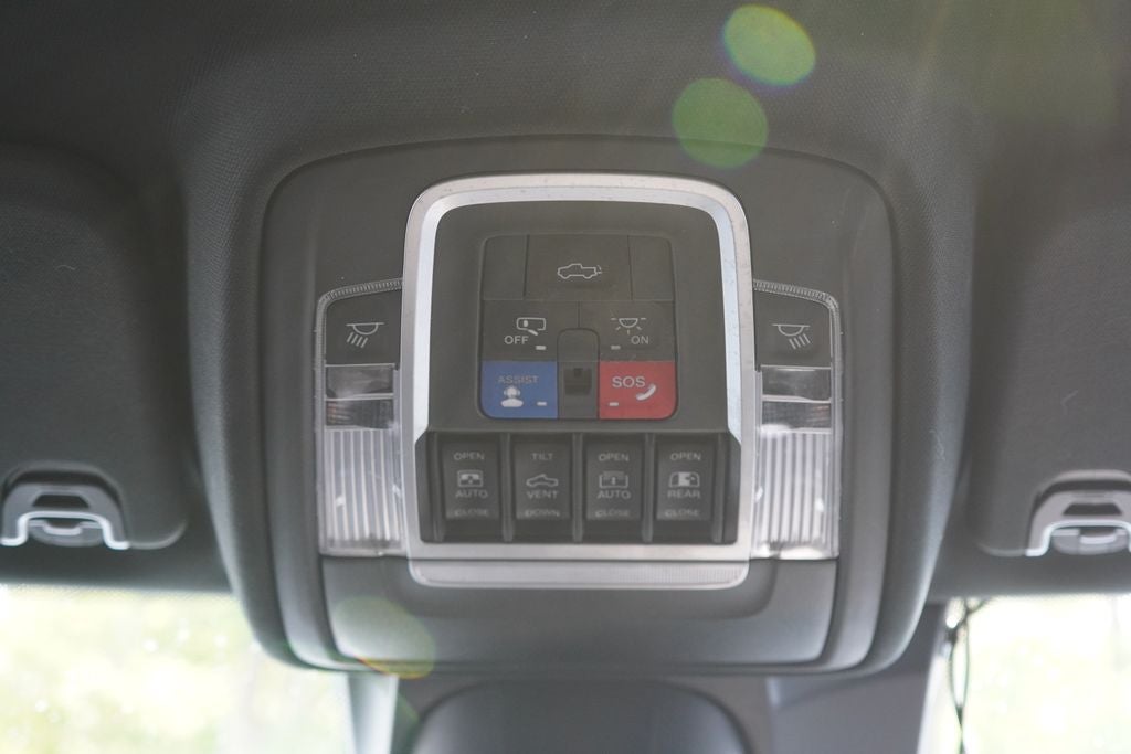 2020 RAM 1500 Limited Crew Cab 4x4 5'7' Box