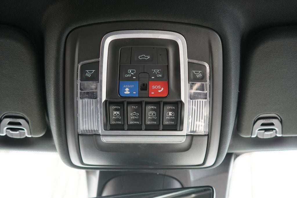 2021 RAM 1500 Limited Crew Cab 4x4 5'7' Box