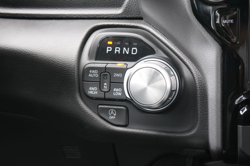 2025 RAM 1500 Laramie Crew Cab 4x4 5'7' Box