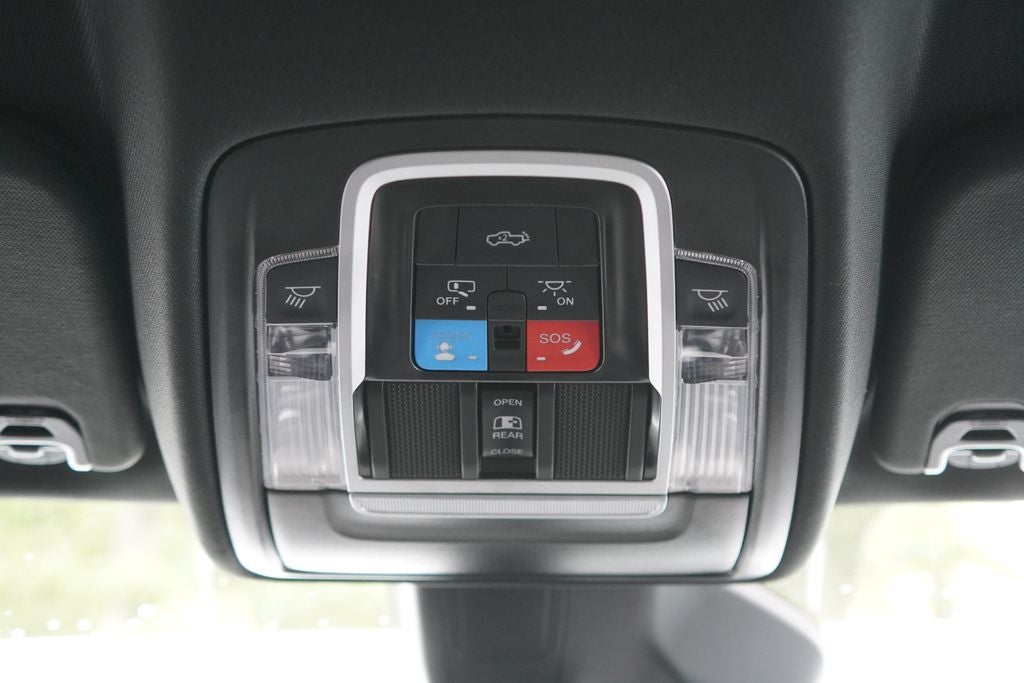 2025 RAM 1500 Laramie Crew Cab 4x4 5'7' Box