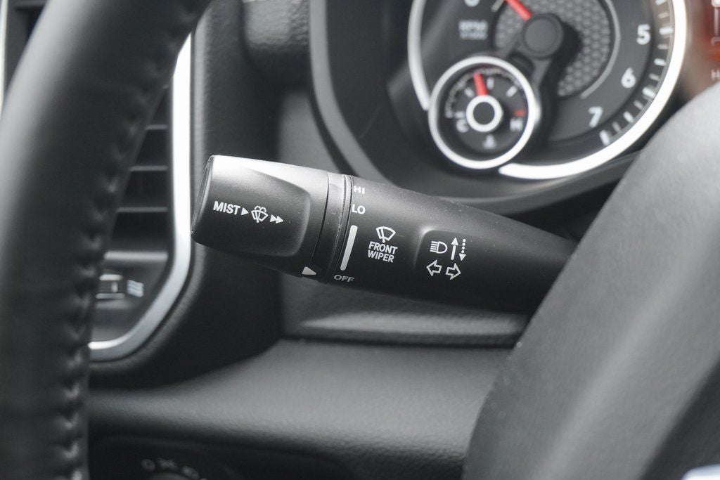 2023 RAM 1500 Laramie Crew Cab 4x4 5'7' Box