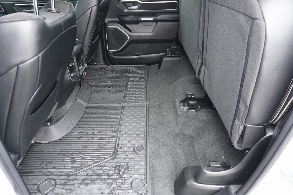 2023 RAM 1500 Laramie Crew Cab 4x4 5'7' Box