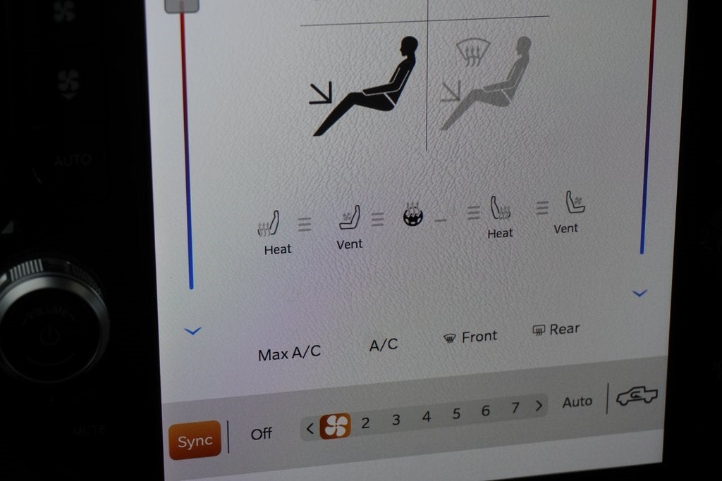 2024 RAM 1500 Laramie Crew Cab 4x4 5'7' Box