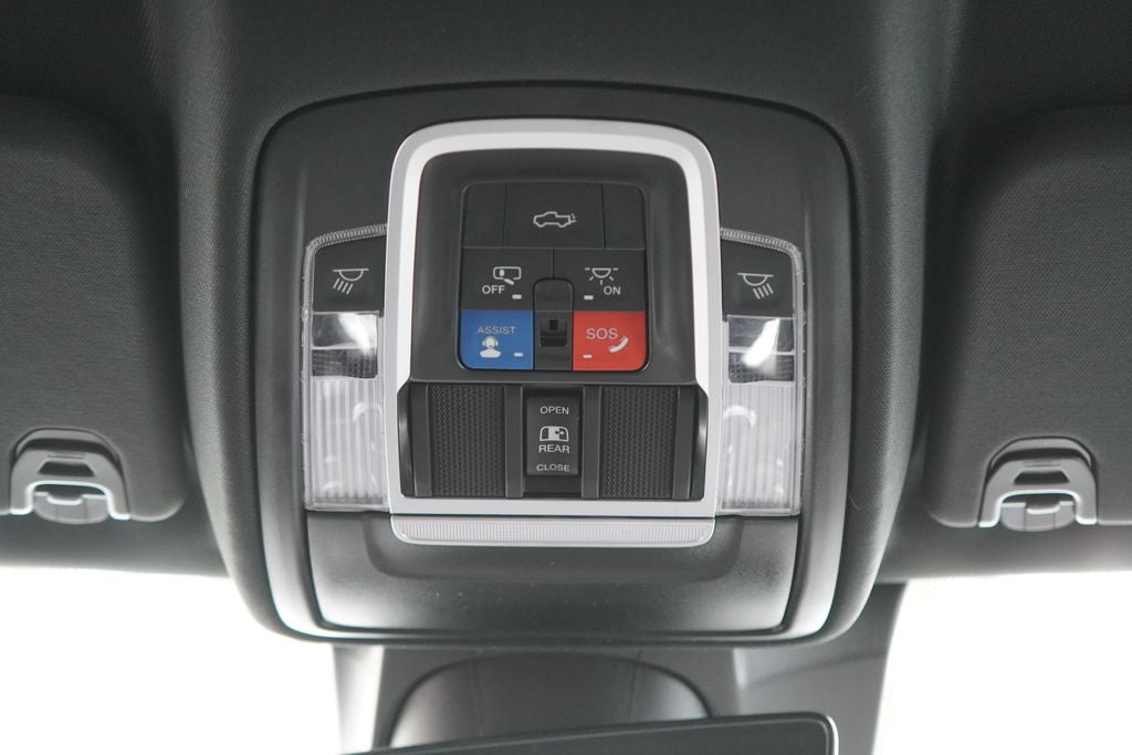 2024 RAM 1500 Laramie Crew Cab 4x4 5'7' Box