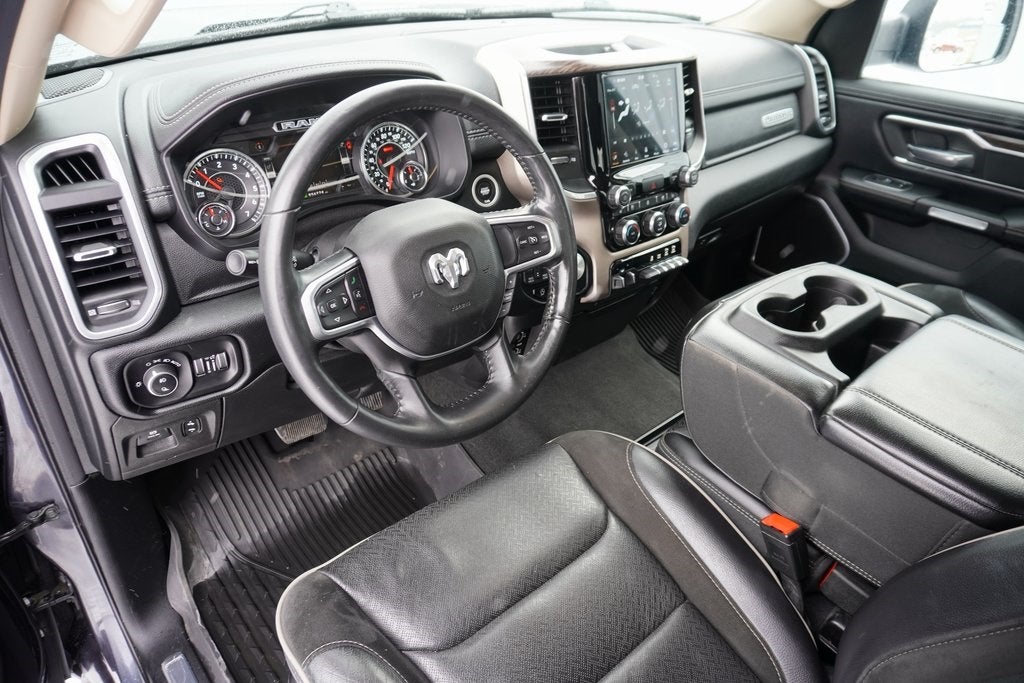 2020 RAM 1500 Laramie Crew Cab 4x4 5'7' Box