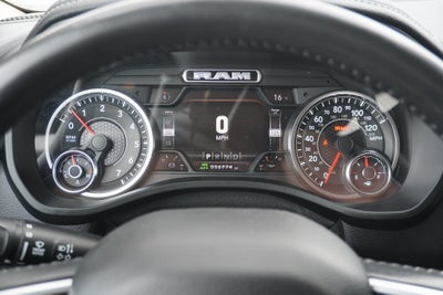 2020 RAM 1500 Laramie Crew Cab 4x4 5'7' Box