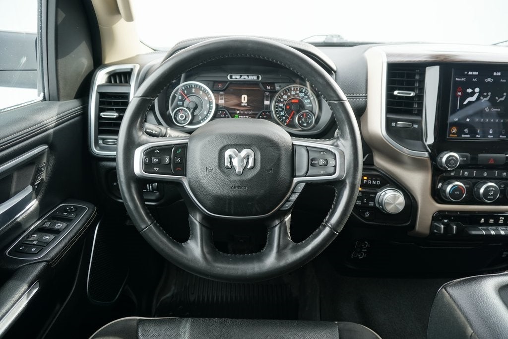 2020 RAM 1500 Laramie Crew Cab 4x4 5'7' Box