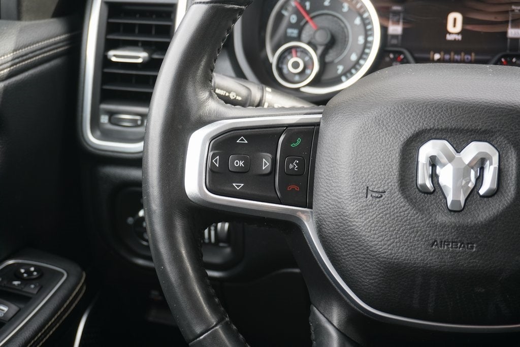 2020 RAM 1500 Laramie Crew Cab 4x4 5'7' Box