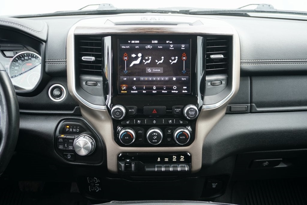 2020 RAM 1500 Laramie Crew Cab 4x4 5'7' Box