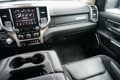 2020 RAM 1500 Laramie Crew Cab 4x4 5'7' Box
