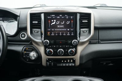 2020 RAM 1500 Laramie Crew Cab 4x4 5'7' Box