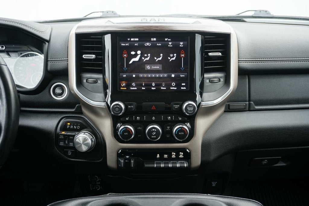 2020 RAM 1500 Laramie Crew Cab 4x4 5'7' Box