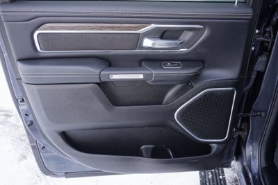 2020 RAM 1500 Laramie Crew Cab 4x4 5'7' Box