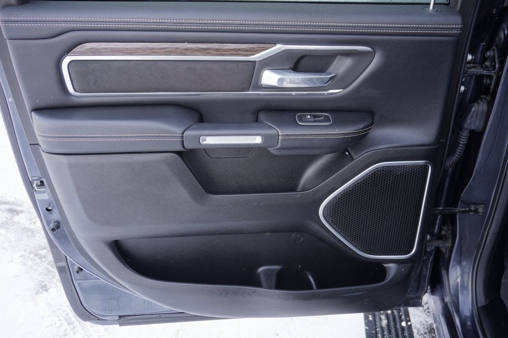 2020 RAM 1500 Laramie Crew Cab 4x4 5'7' Box