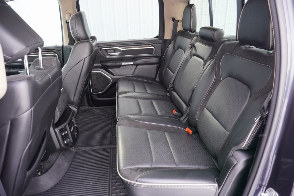 2020 RAM 1500 Laramie Crew Cab 4x4 5'7' Box