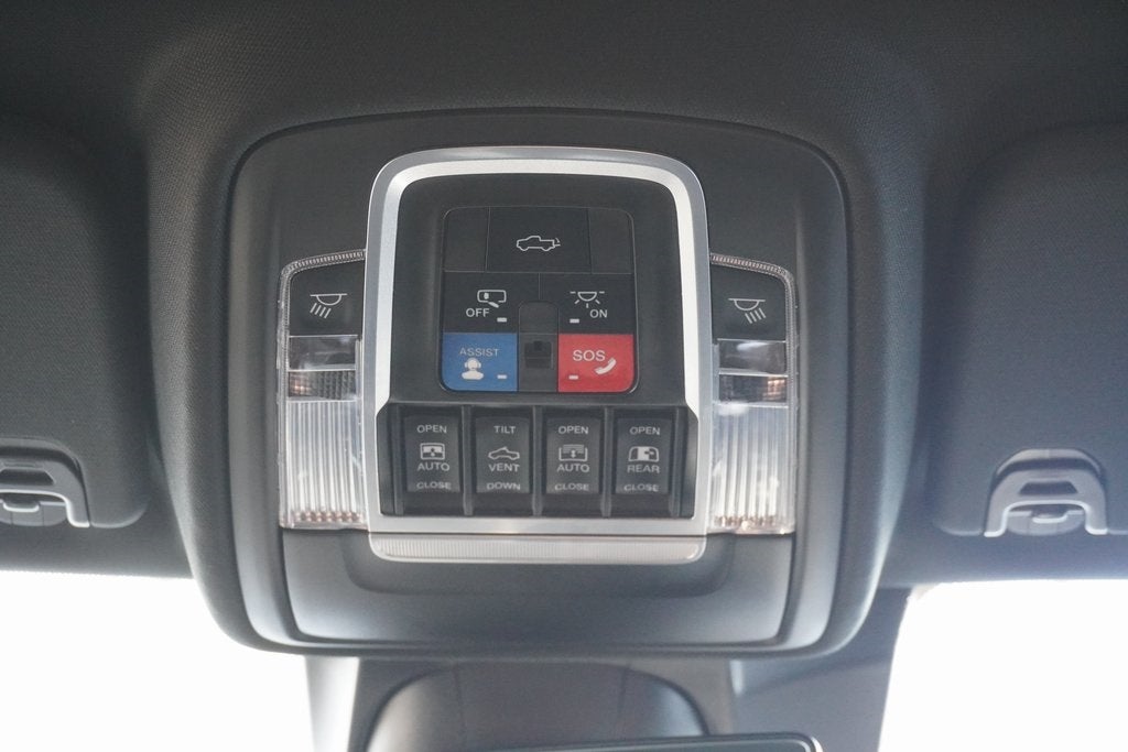 2021 RAM 1500 Laramie Crew Cab 4x4 5'7' Box