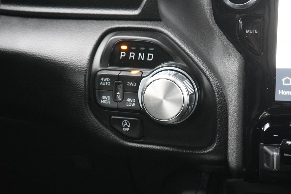 2023 RAM 1500 Laramie Crew Cab 4x4 5'7' Box