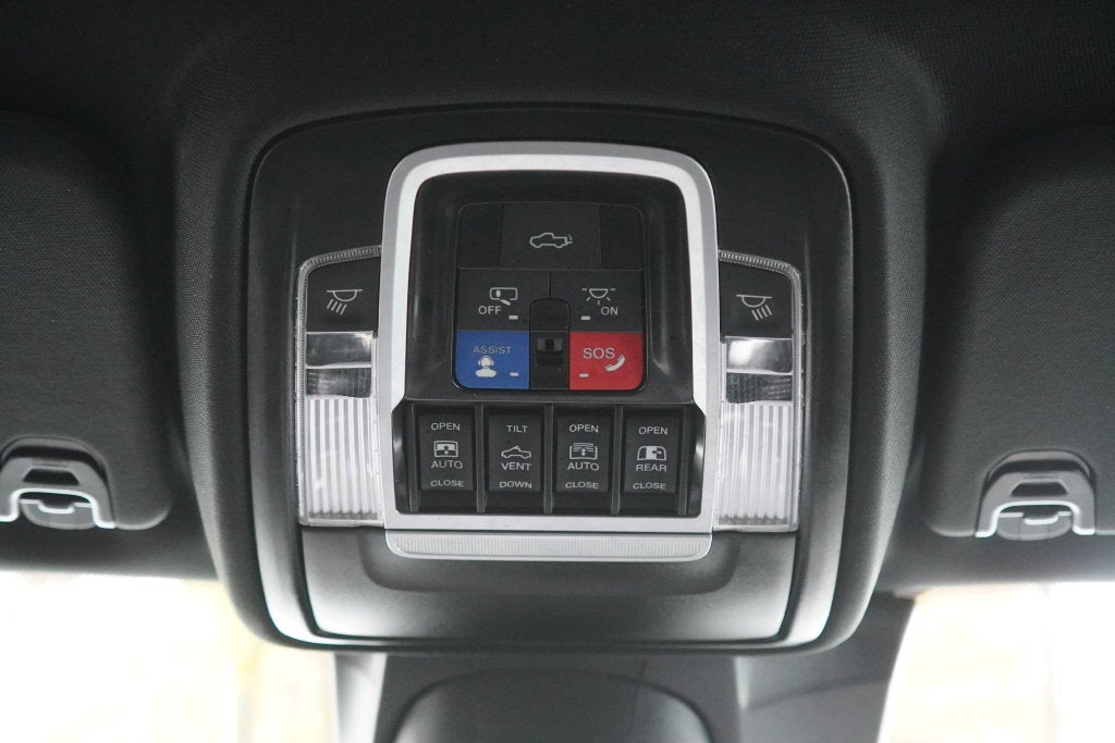 2023 RAM 1500 Laramie Crew Cab 4x4 5'7' Box
