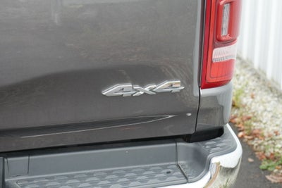 2023 RAM 1500 Laramie Crew Cab 4x4 5'7' Box