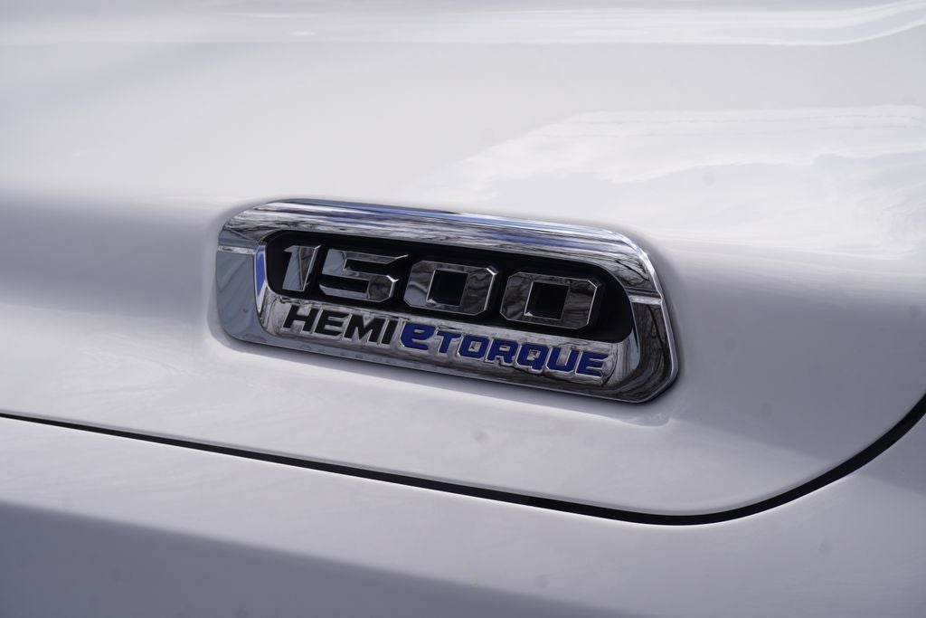2023 RAM 1500 Laramie Crew Cab 4x4 5'7' Box