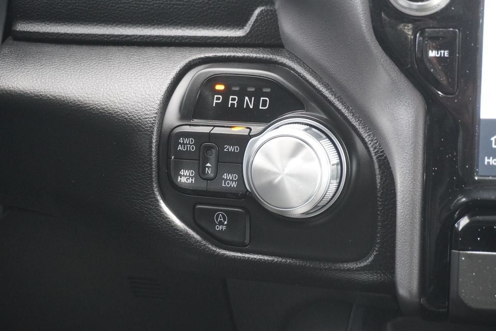 2023 RAM 1500 Laramie Crew Cab 4x4 5'7' Box