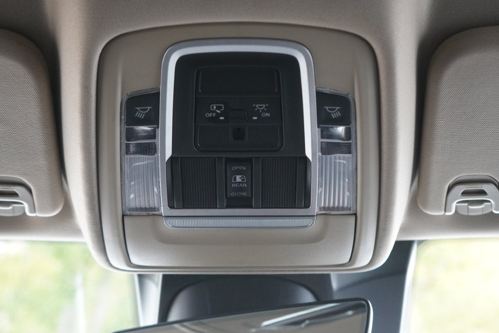 2021 RAM 1500 Laramie Crew Cab 4x4 5'7' Box