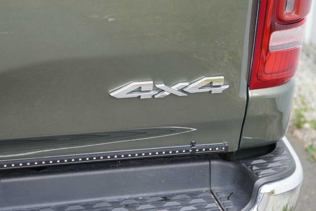 2021 RAM 1500 Laramie Crew Cab 4x4 5'7' Box