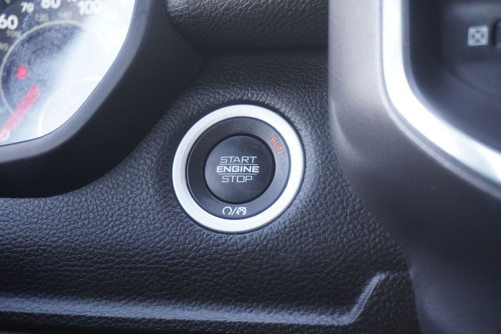 2023 RAM 1500 Laramie Crew Cab 4x4 5'7' Box