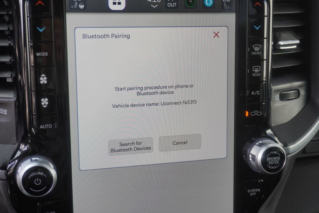 2023 RAM 1500 Laramie Crew Cab 4x4 5'7' Box