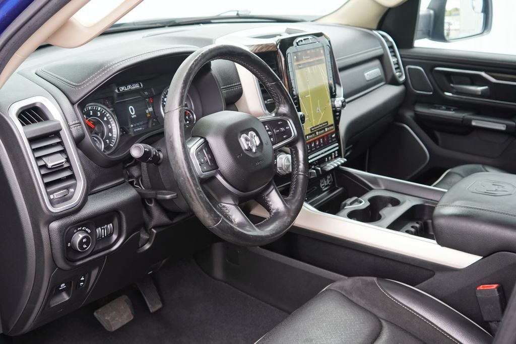 2019 RAM 1500 Laramie Crew Cab 4x4 6'4' Box