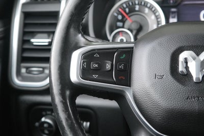 2019 RAM 1500 Laramie Crew Cab 4x4 6'4' Box