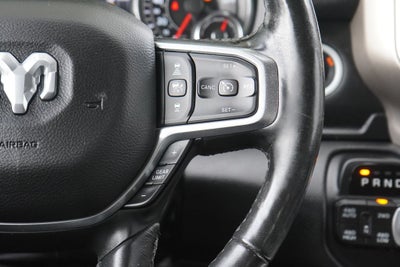2019 RAM 1500 Laramie Crew Cab 4x4 6'4' Box