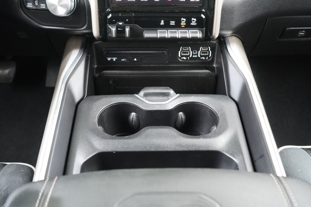 2019 RAM 1500 Laramie Crew Cab 4x4 6'4' Box