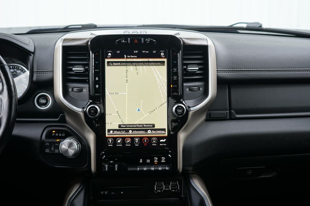 2019 RAM 1500 Laramie Crew Cab 4x4 6'4' Box