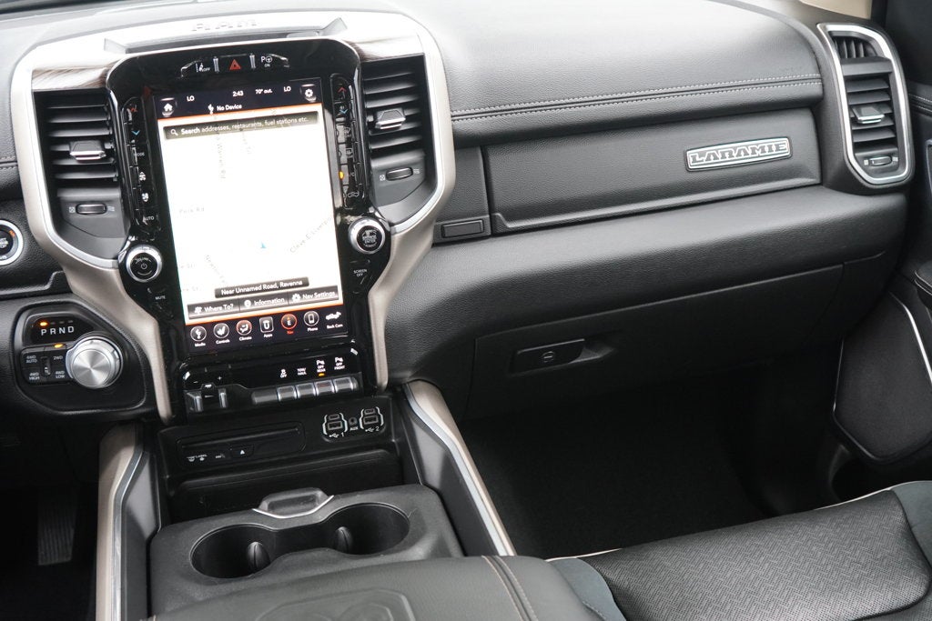 2019 RAM 1500 Laramie Crew Cab 4x4 6'4' Box