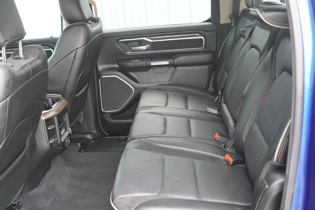 2019 RAM 1500 Laramie Crew Cab 4x4 6'4' Box