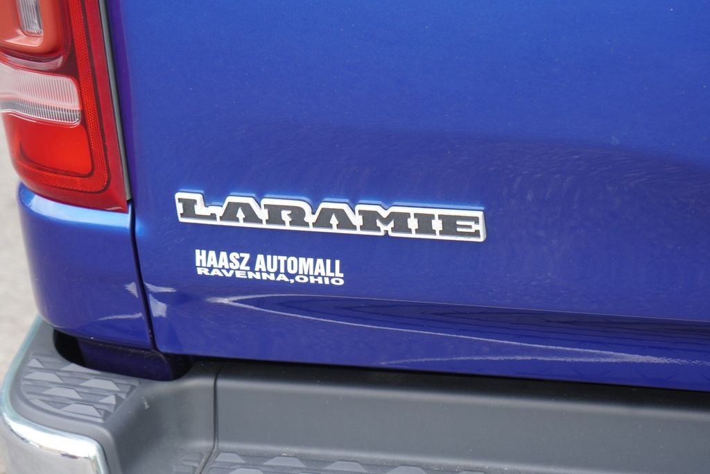 2019 RAM 1500 Laramie Crew Cab 4x4 6'4' Box
