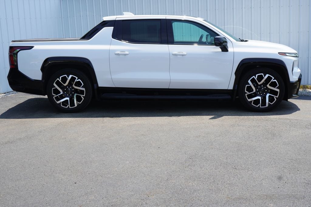 2024 Chevrolet Silverado EV RST