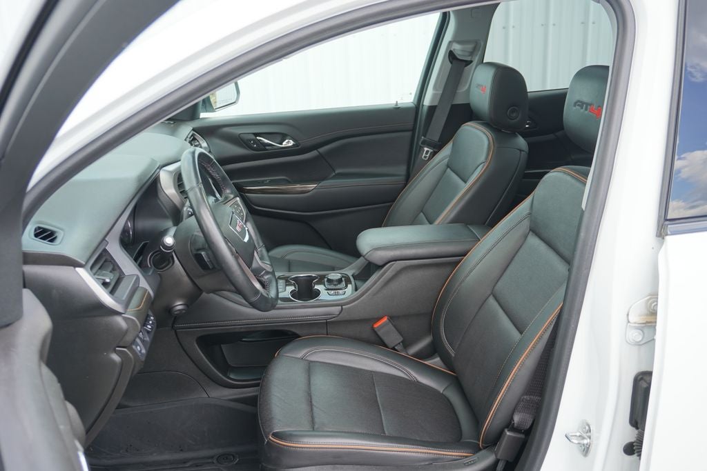 2023 GMC Acadia AWD AT4