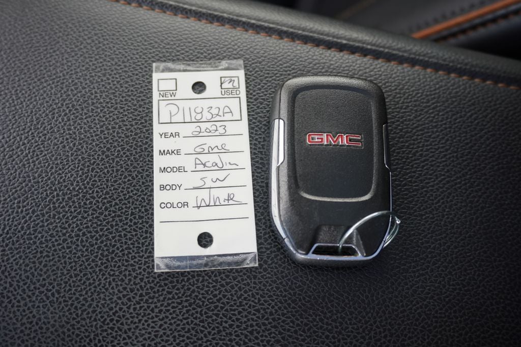 2023 GMC Acadia AWD AT4