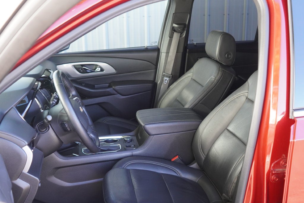 2023 Chevrolet Traverse AWD LT Leather