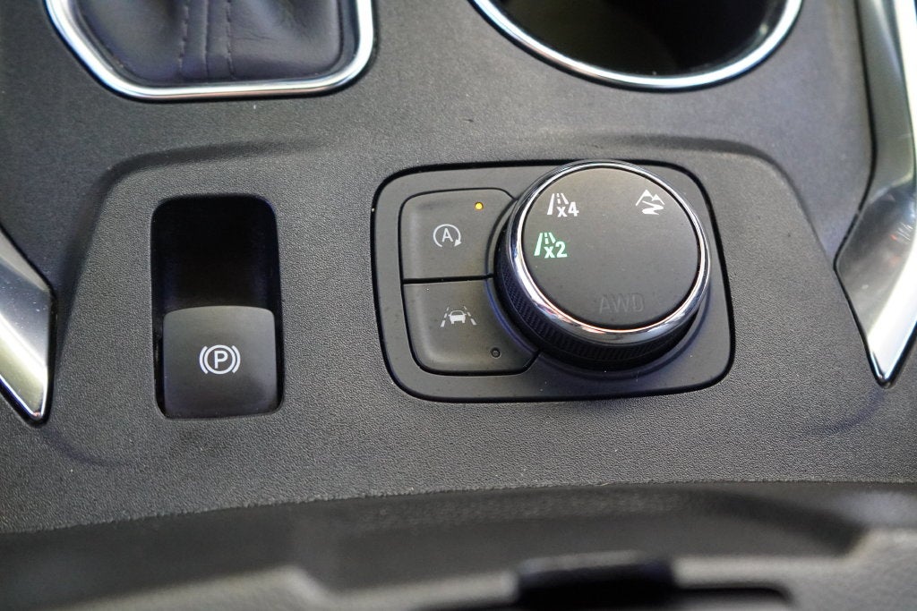 2023 Chevrolet Traverse AWD LT Leather